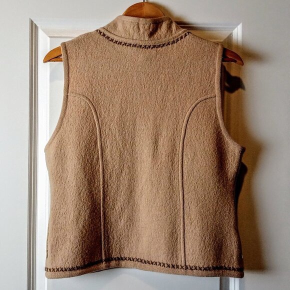 Icelandic Design Beige Topstitch Wool Zip Vest - Picture 2 of 8